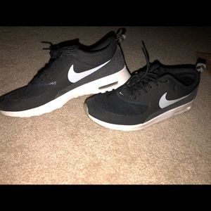 Nike Thea Sneakers